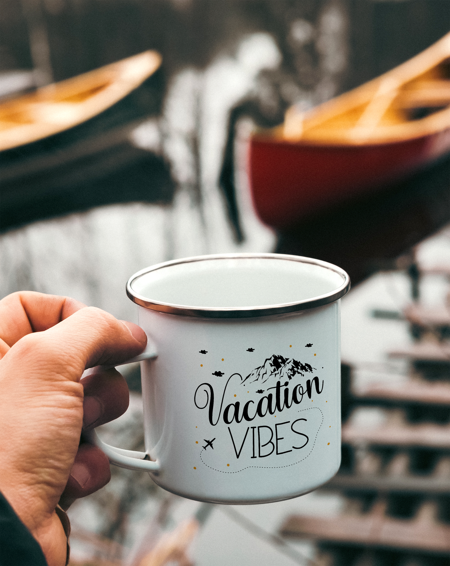 Taza esmaltada con borde metálico